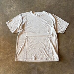 2000s columbia hiking stitched tee